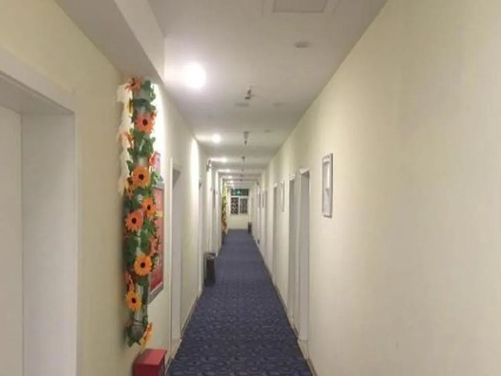 7 Days Inn Yongcheng Central Station Houling Hotel